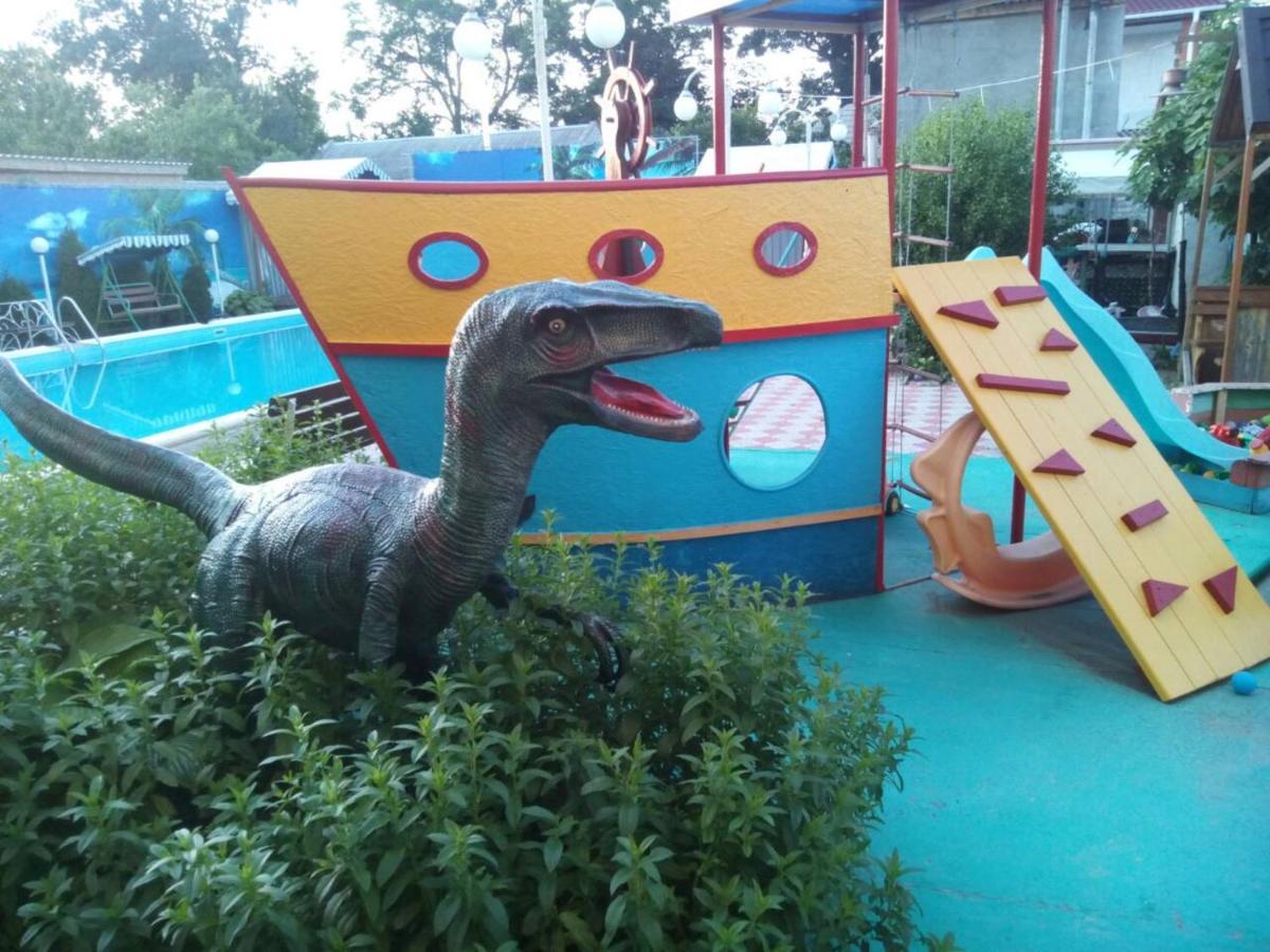 Admiral Hotel Skadovs'k Luaran gambar